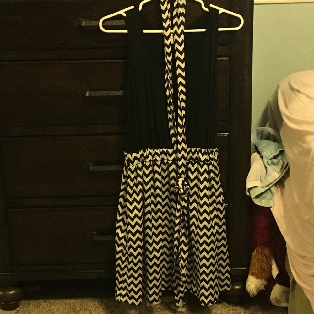 Sleevless Dress with Chevron Belt